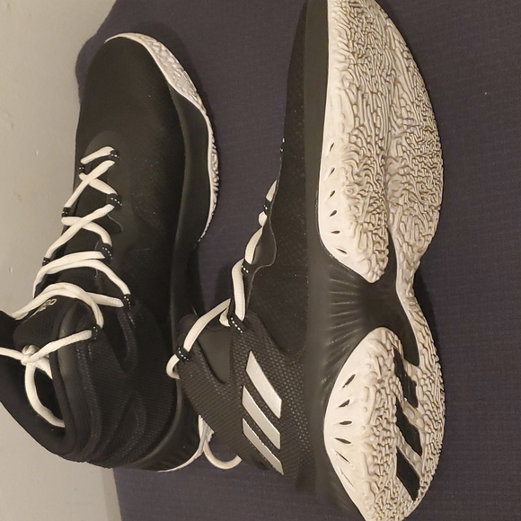 Adidas mens size 8.5 - Picture 2 of 6